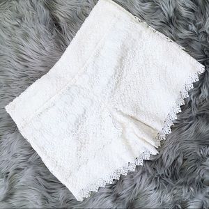 NWOT Loft Lace Riviera Short - Size 4